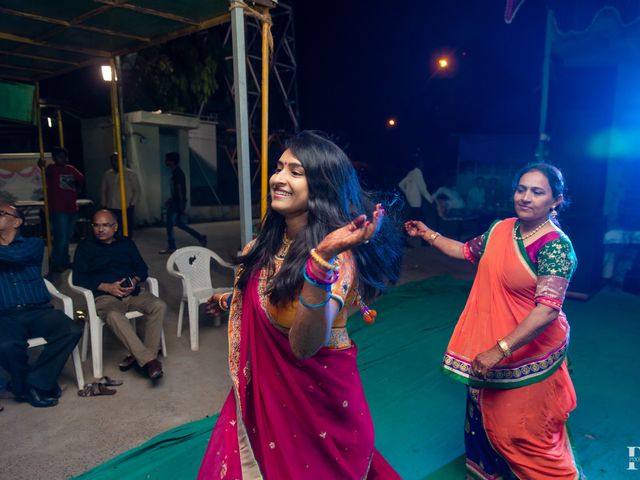 Ashka and Raghu's wedding in Ahmednagar, Maharashtra 39