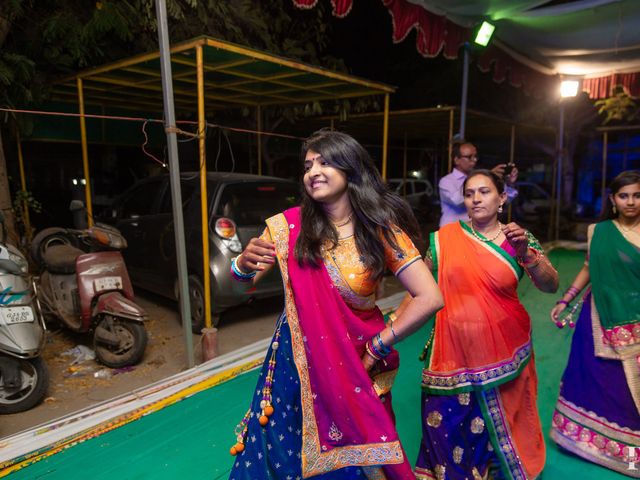 Ashka and Raghu's wedding in Ahmednagar, Maharashtra 41