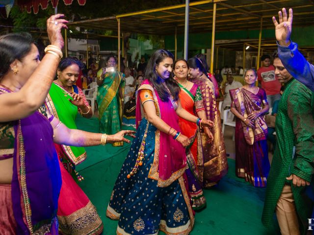 Ashka and Raghu's wedding in Ahmednagar, Maharashtra 43