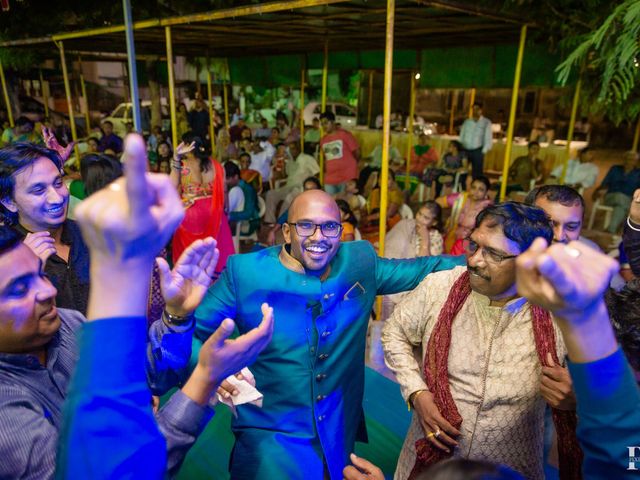 Ashka and Raghu's wedding in Ahmednagar, Maharashtra 44