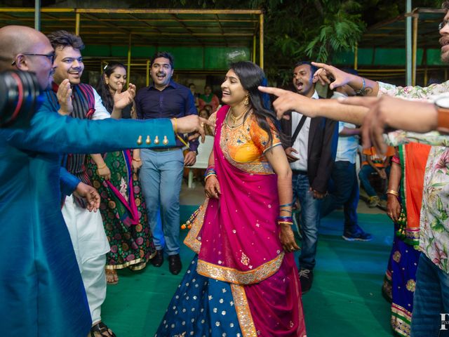 Ashka and Raghu's wedding in Ahmednagar, Maharashtra 51