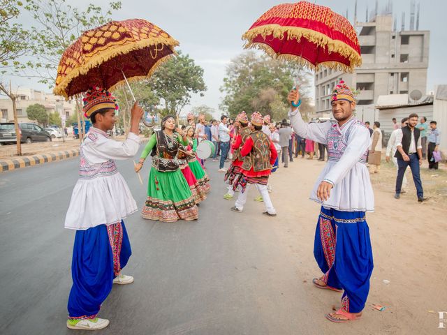 Ashka and Raghu's wedding in Ahmednagar, Maharashtra 62