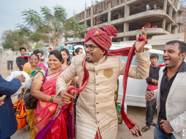 Ashka and Raghu's wedding in Ahmednagar, Maharashtra 67