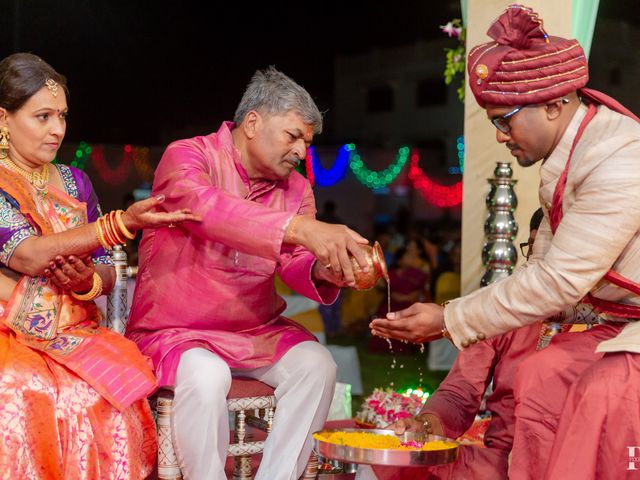 Ashka and Raghu's wedding in Ahmednagar, Maharashtra 90