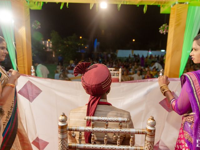 Ashka and Raghu's wedding in Ahmednagar, Maharashtra 92