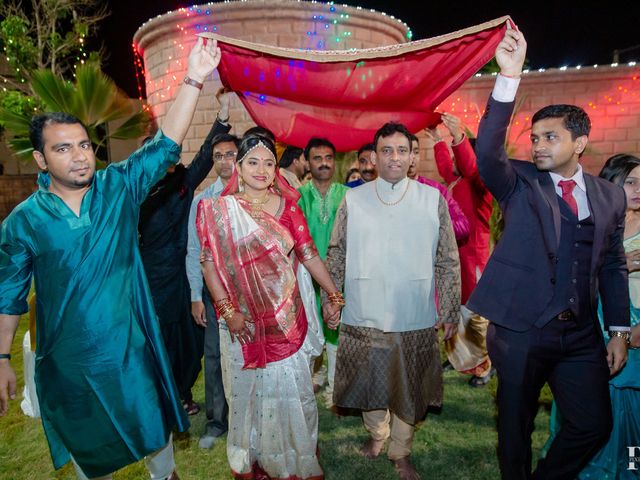 Ashka and Raghu's wedding in Ahmednagar, Maharashtra 93