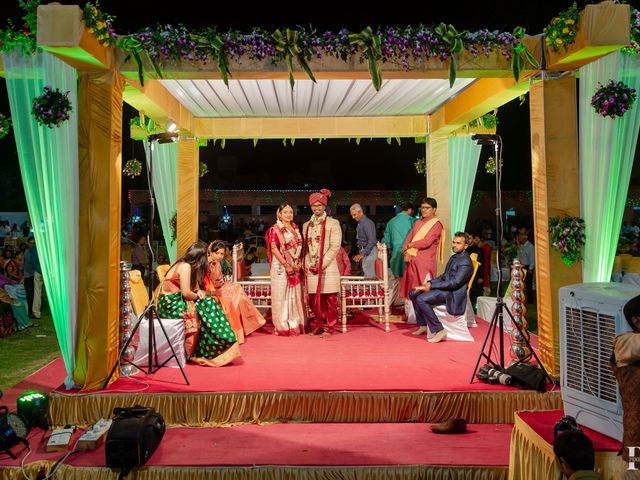 Ashka and Raghu's wedding in Ahmednagar, Maharashtra 98