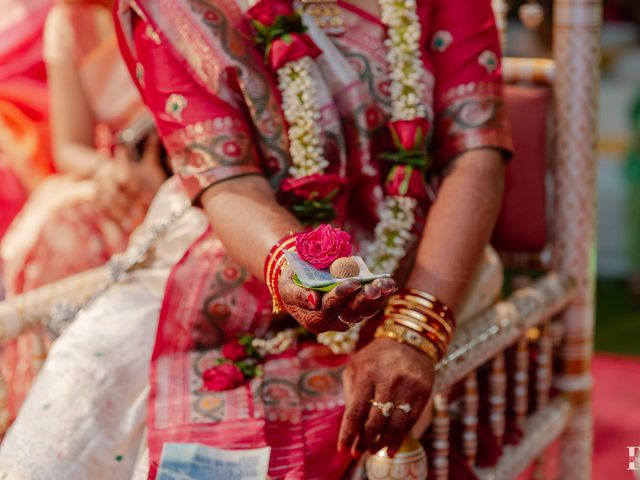 Ashka and Raghu's wedding in Ahmednagar, Maharashtra 99