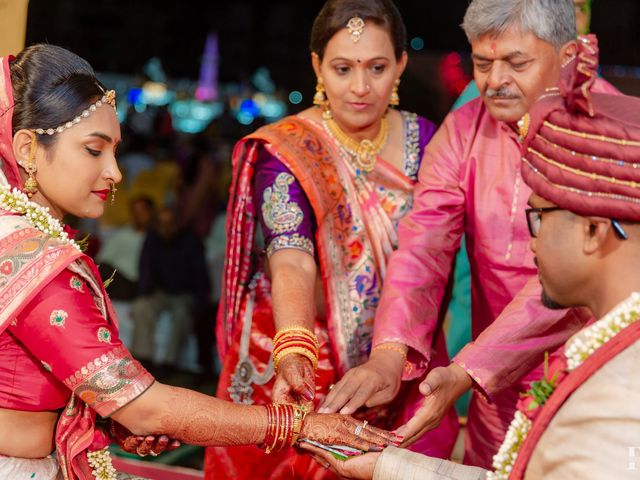 Ashka and Raghu's wedding in Ahmednagar, Maharashtra 100