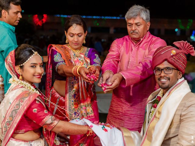 Ashka and Raghu's wedding in Ahmednagar, Maharashtra 102