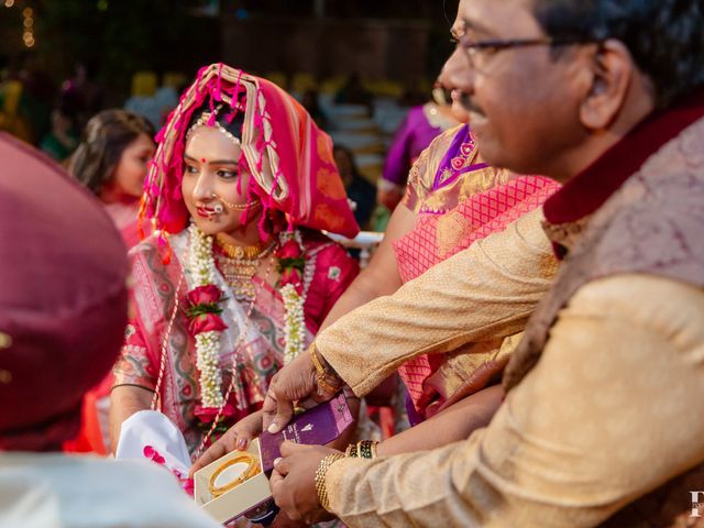Ashka and Raghu's wedding in Ahmednagar, Maharashtra 103