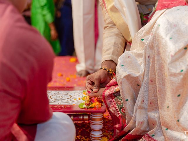 Ashka and Raghu's wedding in Ahmednagar, Maharashtra 108