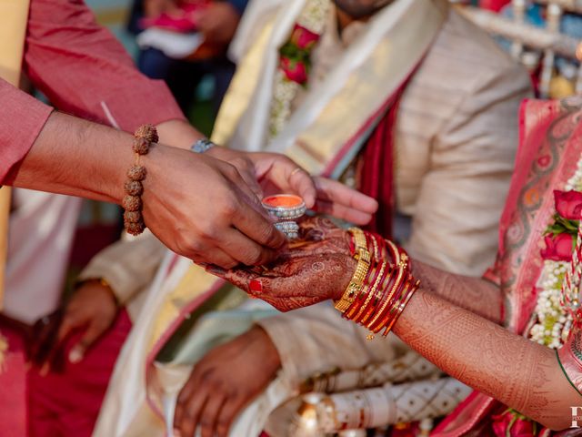 Ashka and Raghu's wedding in Ahmednagar, Maharashtra 111