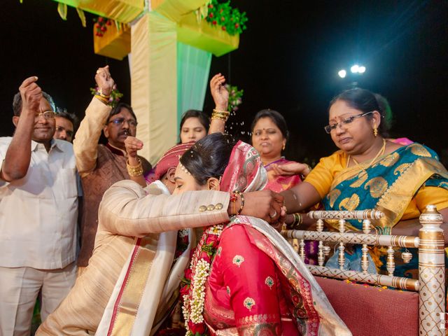 Ashka and Raghu's wedding in Ahmednagar, Maharashtra 114