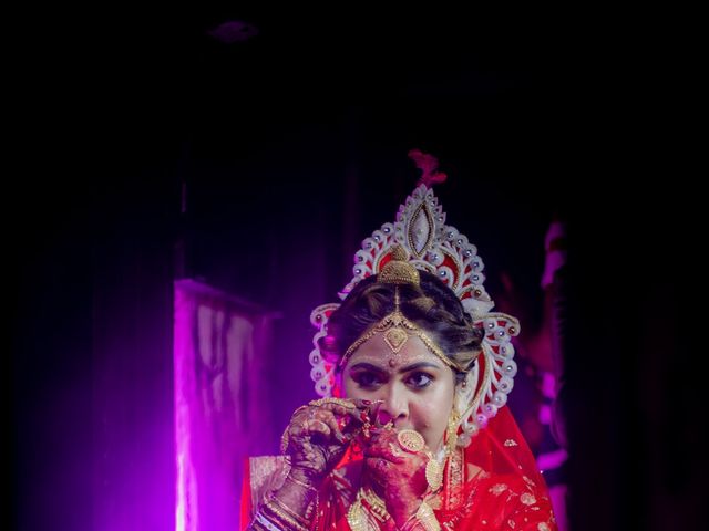Dr. Amrita Bhattacharyya and Prokarso Chattopadhyay's wedding in Kolkata, West Bengal 15