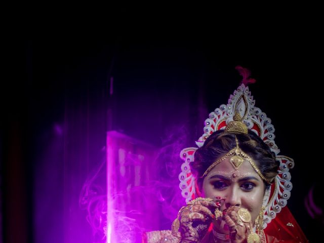 Dr. Amrita Bhattacharyya and Prokarso Chattopadhyay's wedding in Kolkata, West Bengal 19