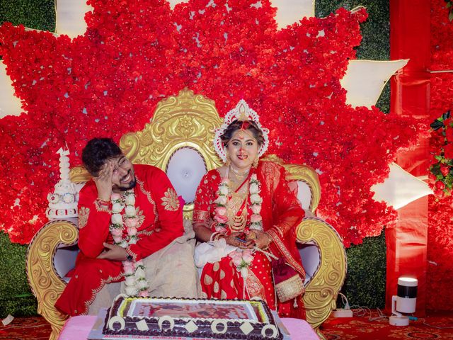 Dr. Amrita Bhattacharyya and Prokarso Chattopadhyay's wedding in Kolkata, West Bengal 22