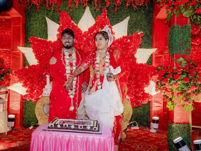 Dr. Amrita Bhattacharyya and Prokarso Chattopadhyay's wedding in Kolkata, West Bengal 34