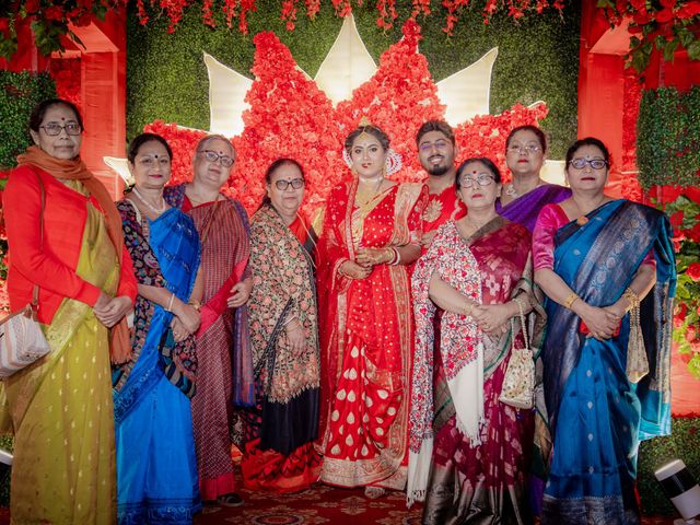 Dr. Amrita Bhattacharyya and Prokarso Chattopadhyay's wedding in Kolkata, West Bengal 40