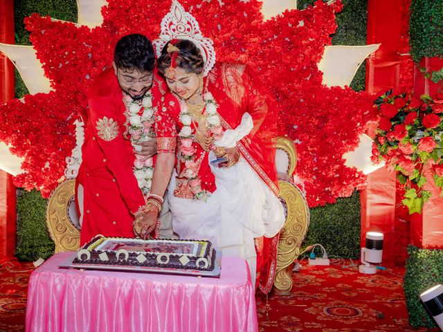 Dr. Amrita Bhattacharyya and Prokarso Chattopadhyay's wedding in Kolkata, West Bengal 41