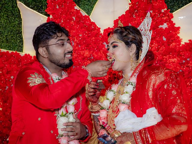 Dr. Amrita Bhattacharyya and Prokarso Chattopadhyay's wedding in Kolkata, West Bengal 60