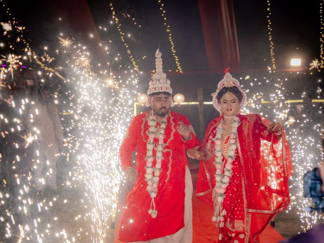 Dr. Amrita Bhattacharyya and Prokarso Chattopadhyay's wedding in Kolkata, West Bengal 63
