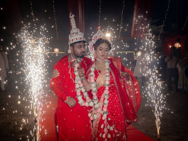 Dr. Amrita Bhattacharyya and Prokarso Chattopadhyay's wedding in Kolkata, West Bengal 67