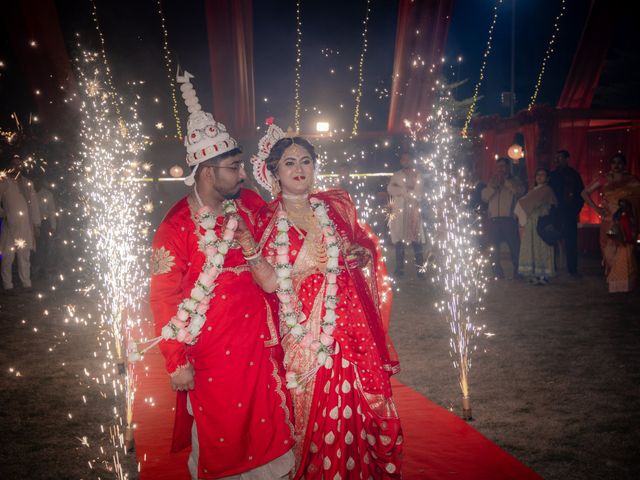 Dr. Amrita Bhattacharyya and Prokarso Chattopadhyay's wedding in Kolkata, West Bengal 71