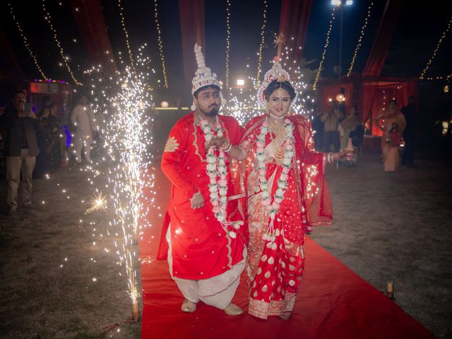 Dr. Amrita Bhattacharyya and Prokarso Chattopadhyay's wedding in Kolkata, West Bengal 75