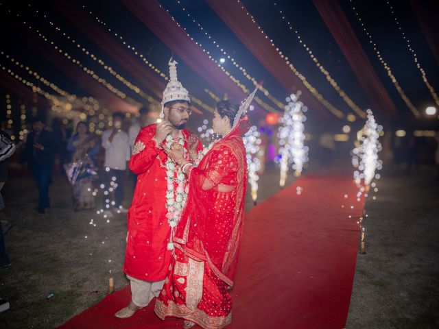 Dr. Amrita Bhattacharyya and Prokarso Chattopadhyay's wedding in Kolkata, West Bengal 79