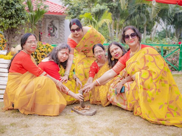 Dr. Amrita Bhattacharyya and Prokarso Chattopadhyay's wedding in Kolkata, West Bengal 82