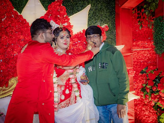 Dr. Amrita Bhattacharyya and Prokarso Chattopadhyay's wedding in Kolkata, West Bengal 88