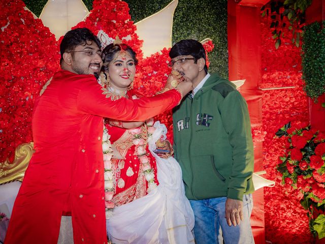 Dr. Amrita Bhattacharyya and Prokarso Chattopadhyay's wedding in Kolkata, West Bengal 96