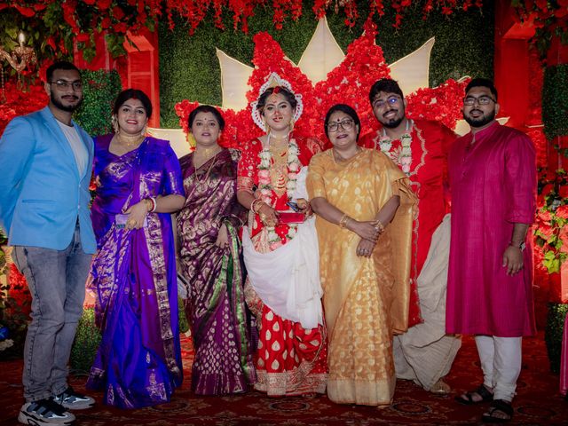 Dr. Amrita Bhattacharyya and Prokarso Chattopadhyay's wedding in Kolkata, West Bengal 100