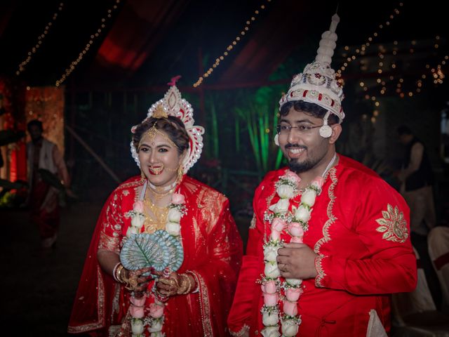Dr. Amrita Bhattacharyya and Prokarso Chattopadhyay's wedding in Kolkata, West Bengal 103