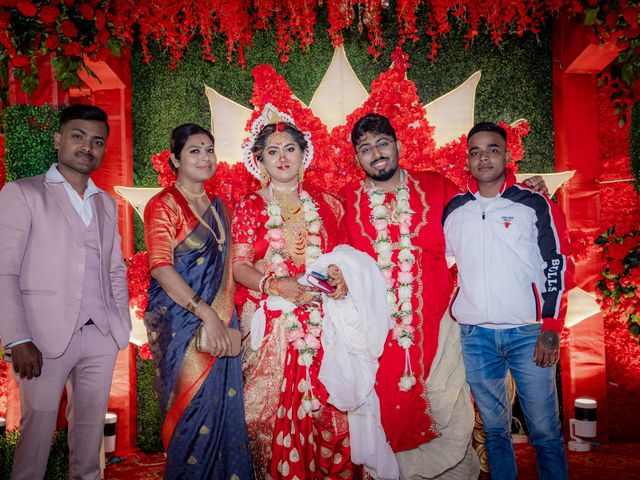 Dr. Amrita Bhattacharyya and Prokarso Chattopadhyay's wedding in Kolkata, West Bengal 107