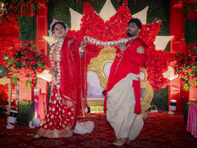 Dr. Amrita Bhattacharyya and Prokarso Chattopadhyay's wedding in Kolkata, West Bengal 118