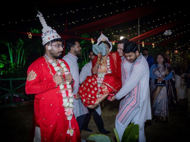 Dr. Amrita Bhattacharyya and Prokarso Chattopadhyay's wedding in Kolkata, West Bengal 130