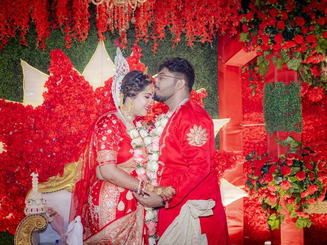 Dr. Amrita Bhattacharyya and Prokarso Chattopadhyay's wedding in Kolkata, West Bengal 142