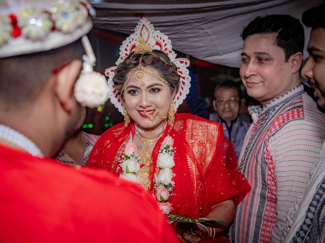 Dr. Amrita Bhattacharyya and Prokarso Chattopadhyay's wedding in Kolkata, West Bengal 148