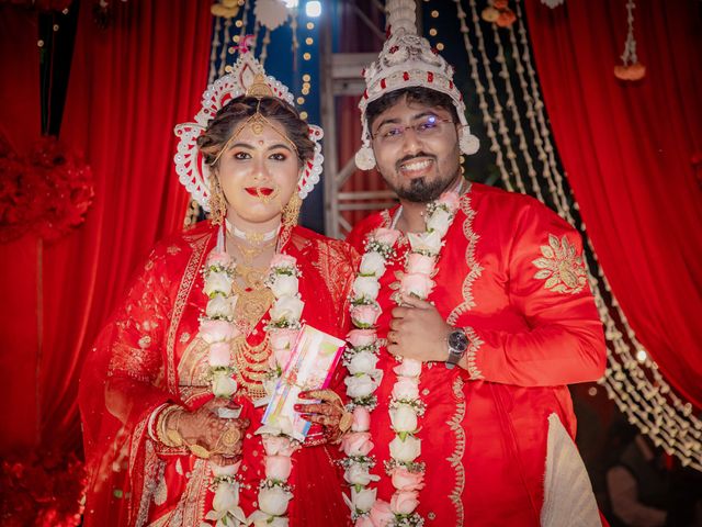 Dr. Amrita Bhattacharyya and Prokarso Chattopadhyay's wedding in Kolkata, West Bengal 157