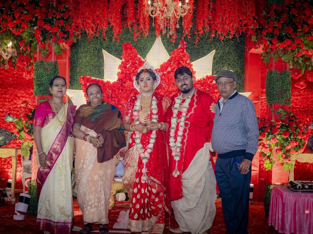 Dr. Amrita Bhattacharyya and Prokarso Chattopadhyay's wedding in Kolkata, West Bengal 175