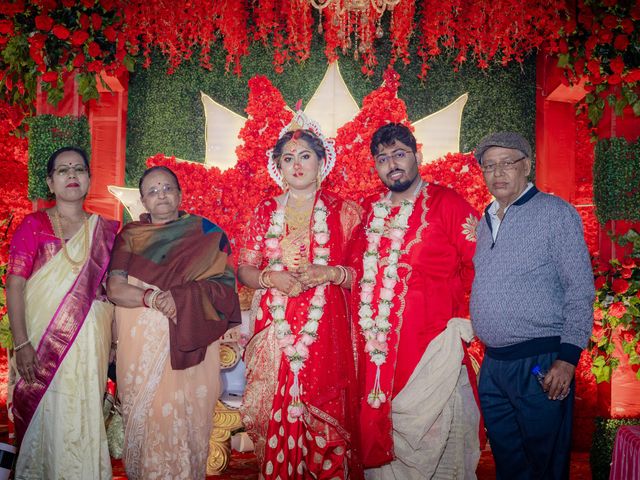 Dr. Amrita Bhattacharyya and Prokarso Chattopadhyay's wedding in Kolkata, West Bengal 178