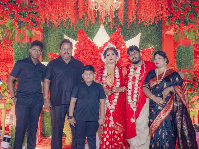 Dr. Amrita Bhattacharyya and Prokarso Chattopadhyay's wedding in Kolkata, West Bengal 181