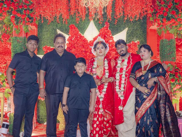 Dr. Amrita Bhattacharyya and Prokarso Chattopadhyay's wedding in Kolkata, West Bengal 184