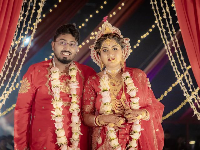 Dr. Amrita Bhattacharyya and Prokarso Chattopadhyay's wedding in Kolkata, West Bengal 186