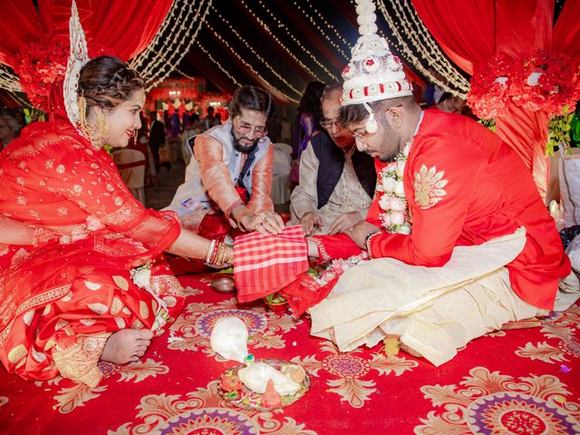 Dr. Amrita Bhattacharyya and Prokarso Chattopadhyay's wedding in Kolkata, West Bengal 201