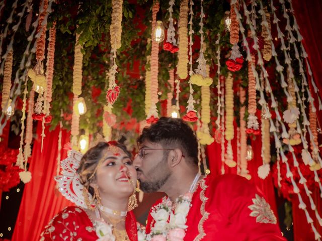 Dr. Amrita Bhattacharyya and Prokarso Chattopadhyay's wedding in Kolkata, West Bengal 204