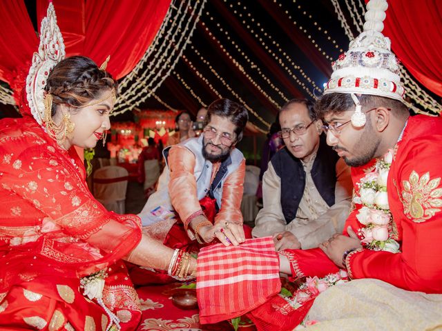 Dr. Amrita Bhattacharyya and Prokarso Chattopadhyay's wedding in Kolkata, West Bengal 205