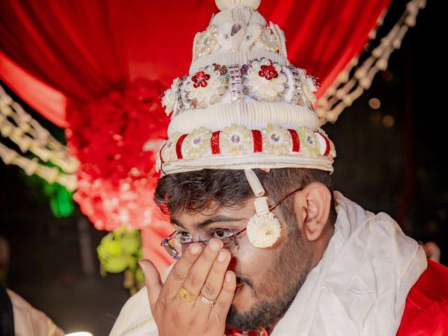 Dr. Amrita Bhattacharyya and Prokarso Chattopadhyay's wedding in Kolkata, West Bengal 209